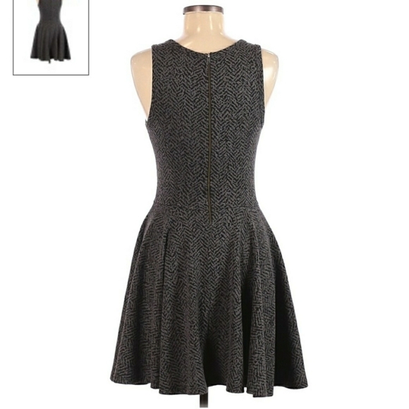 Express Sleeveless Skater Dress Grey Black Women's Medium M Fit & Flare EUC - Picture 2 of 4